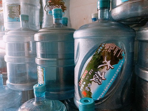 爽一站天然山泉水 源于自然的纯净馈赠